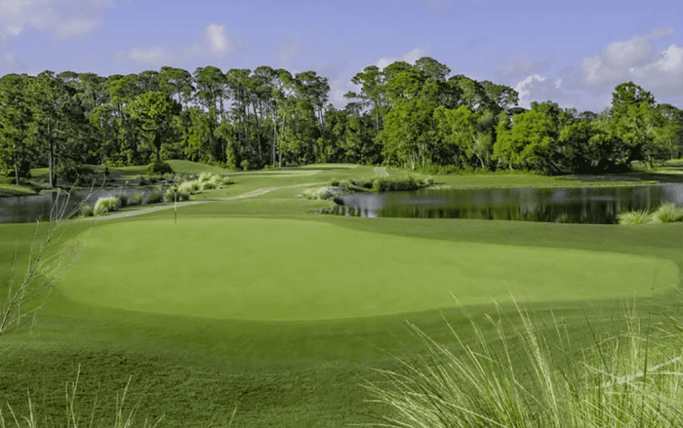 Photo of Peninsula Golf Club.